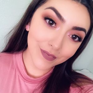 Meet your Posher, Daisey